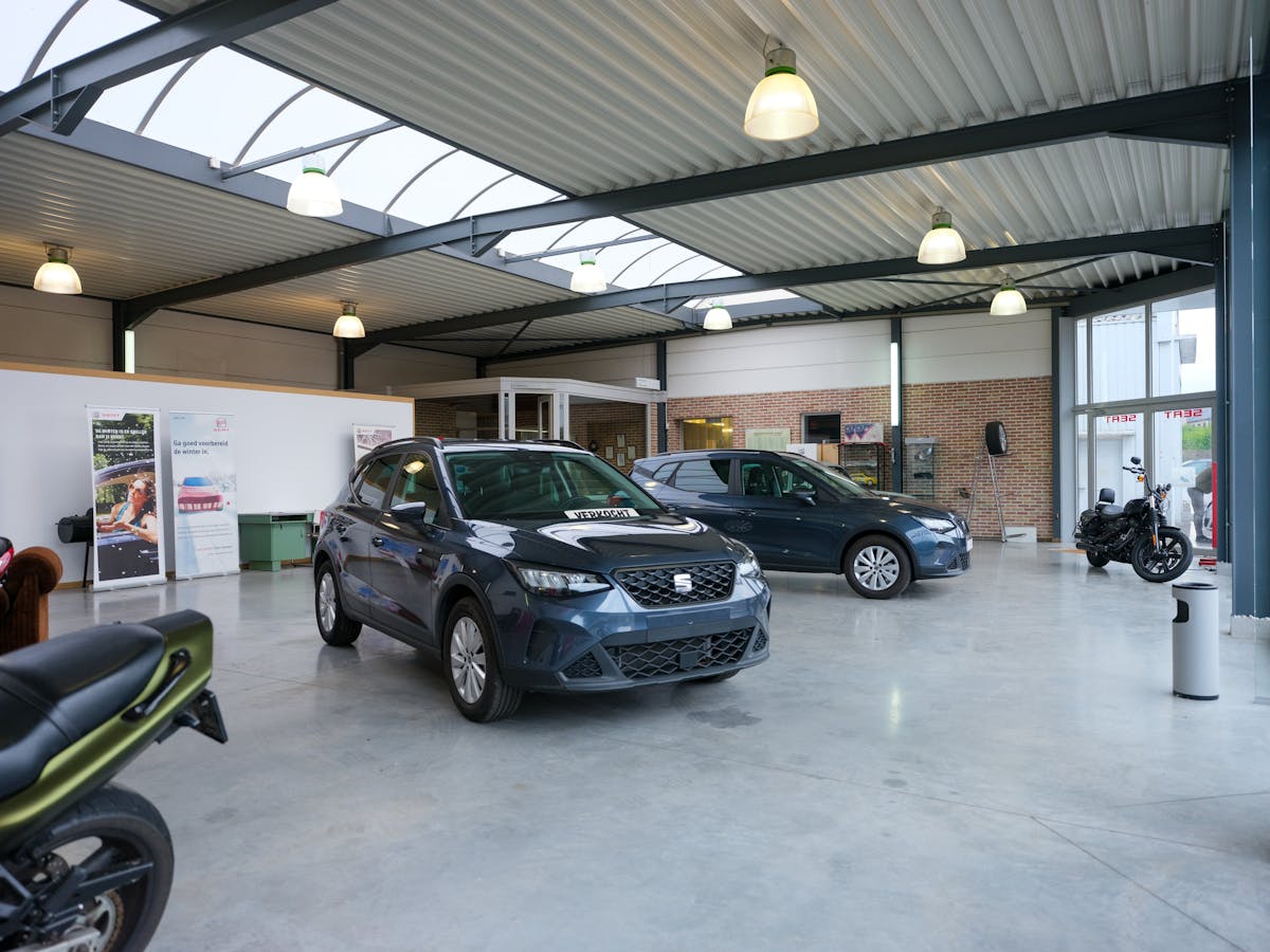 Magazijnen (810 m²) met showroom (273 m²) te koop in Kruisem - foto 4