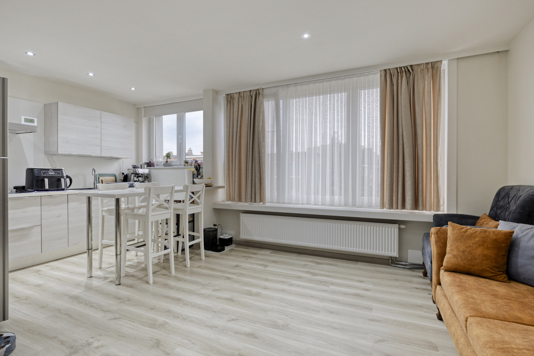 Instapklaar appartement met twee slaapkamers in Berchem. - foto 5