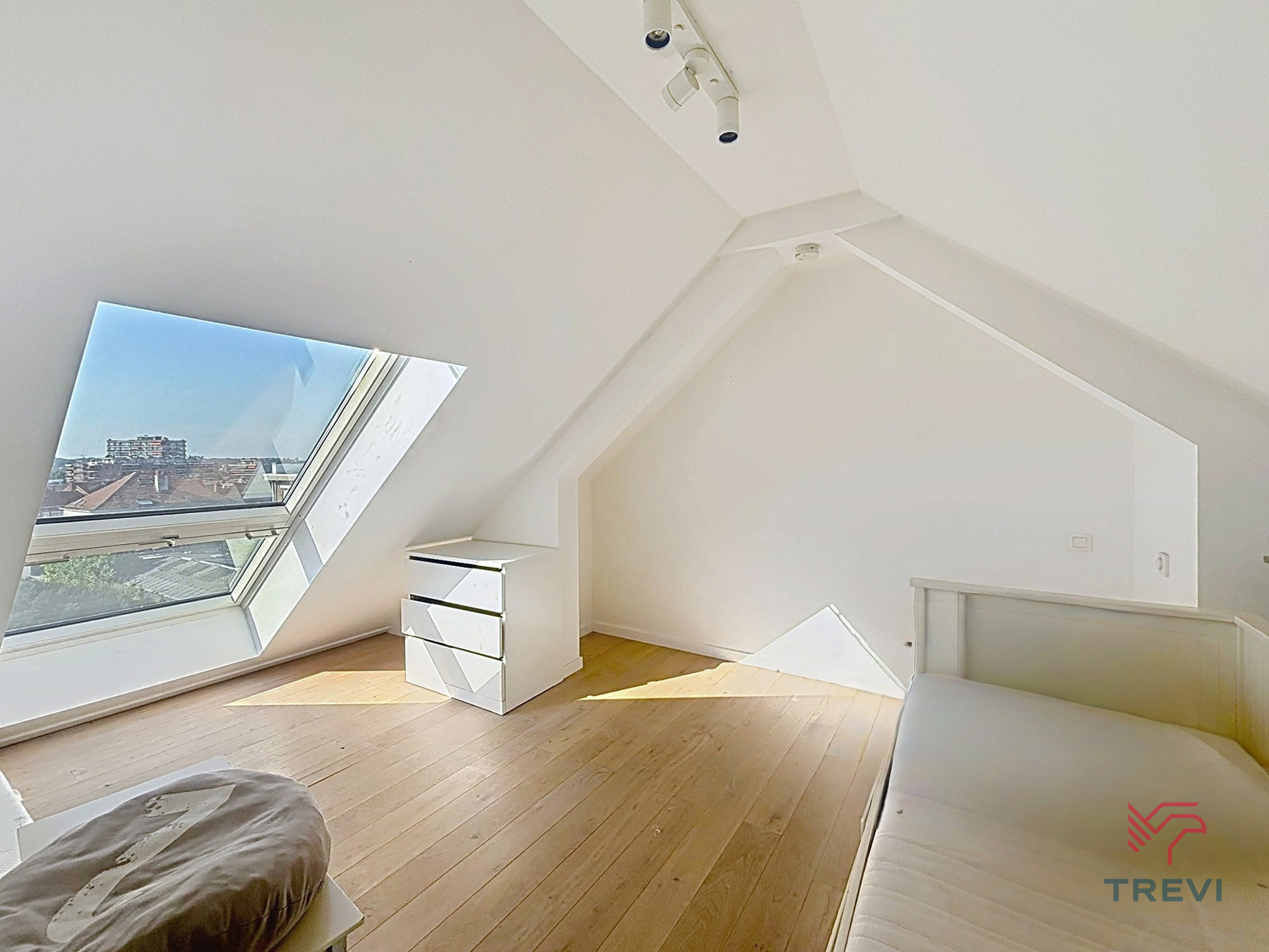 Mooi appartement met 1 slaapkamer en een mezzanine - foto 5