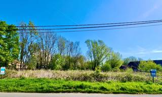 BEAU TERRAIN À BÂTIR AU CALME dans une rue sans issue. Parcelle d’une superficie totale de 10a 22ca, pour la construction d'une VILLA. Pour plus de renseignements info@immobeguin.be