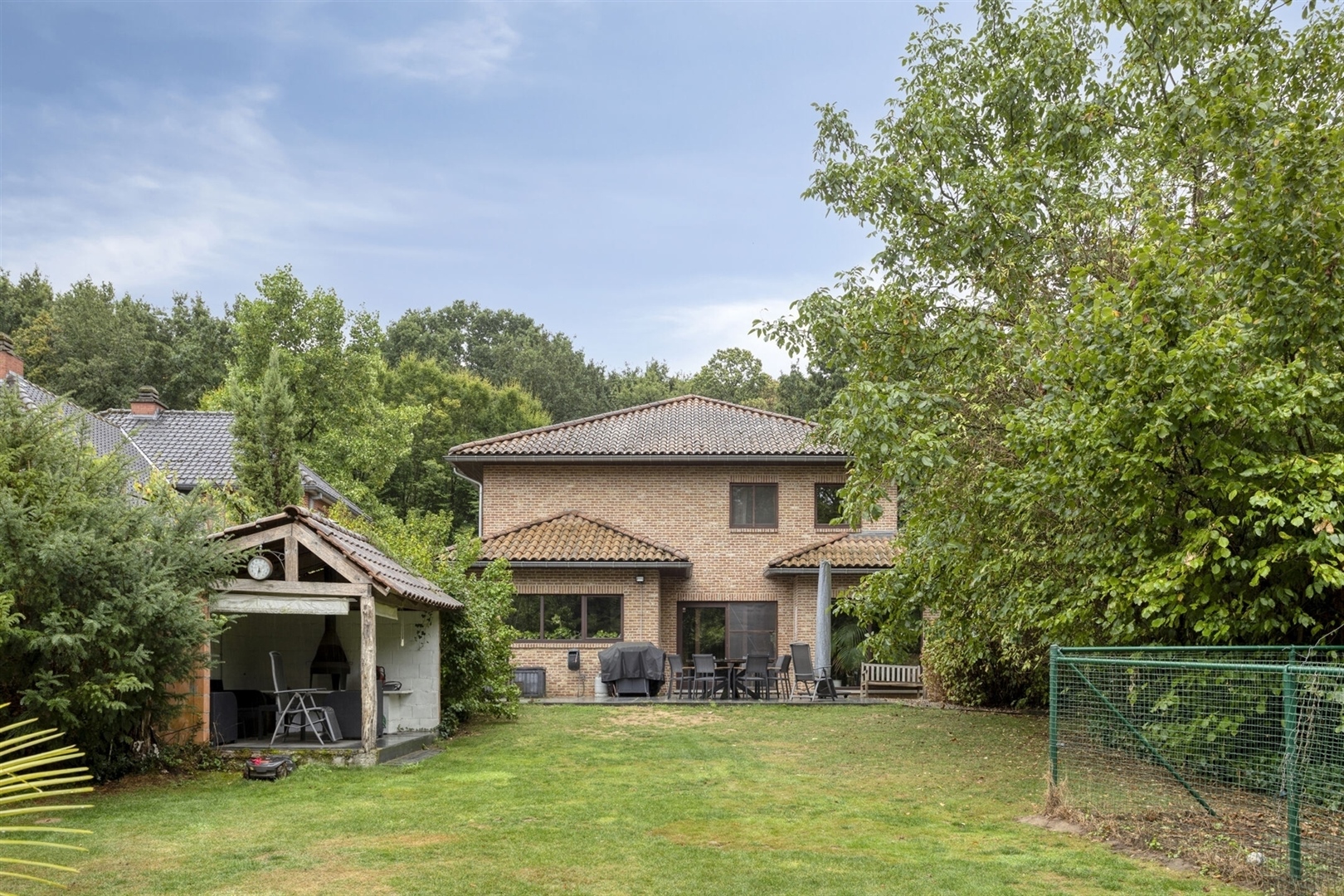 Unieke villa met 4 slpks in serene woonomgeving. - foto 3