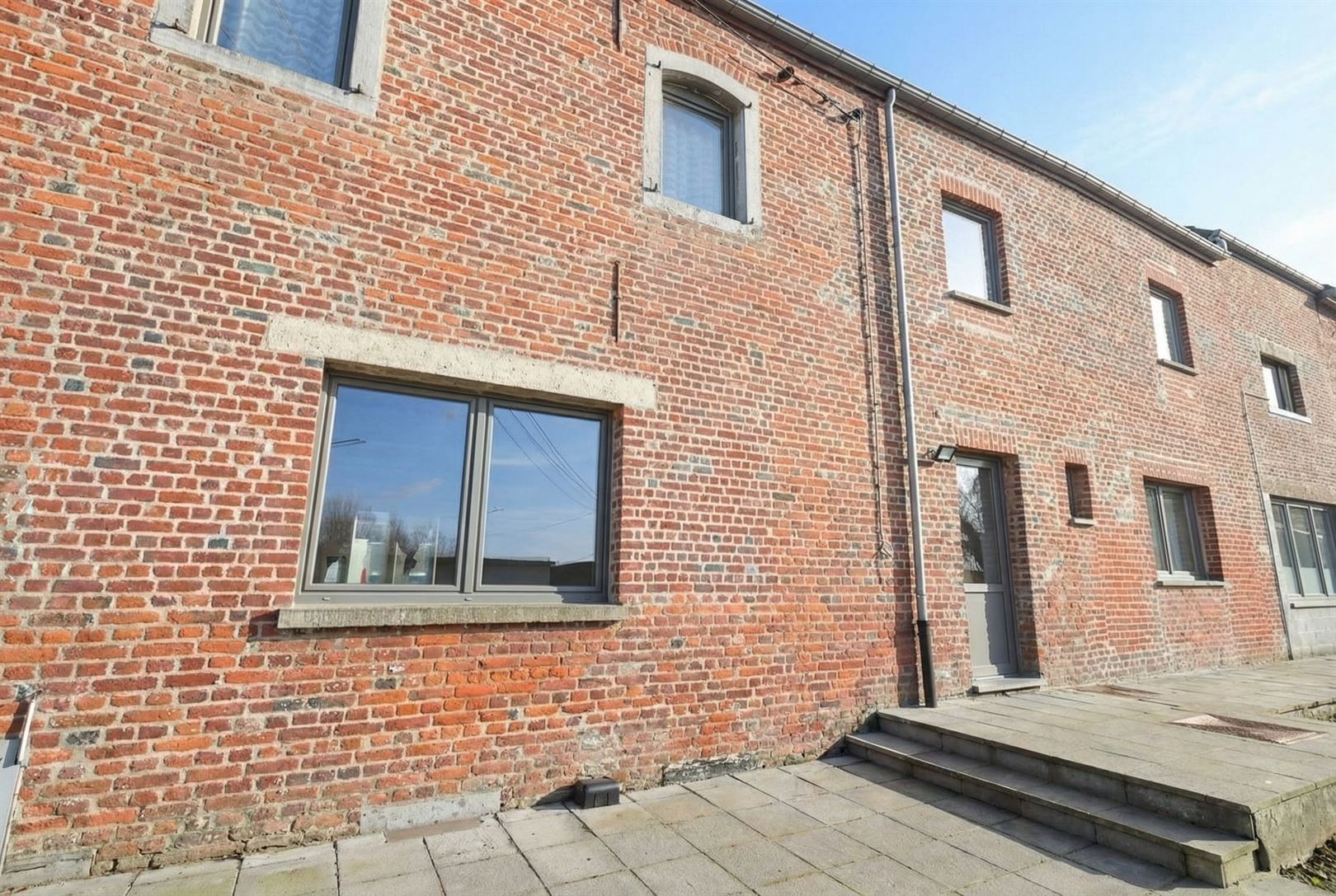 LOUE - 2 chambres avec jardin proche des commodités - photo 2