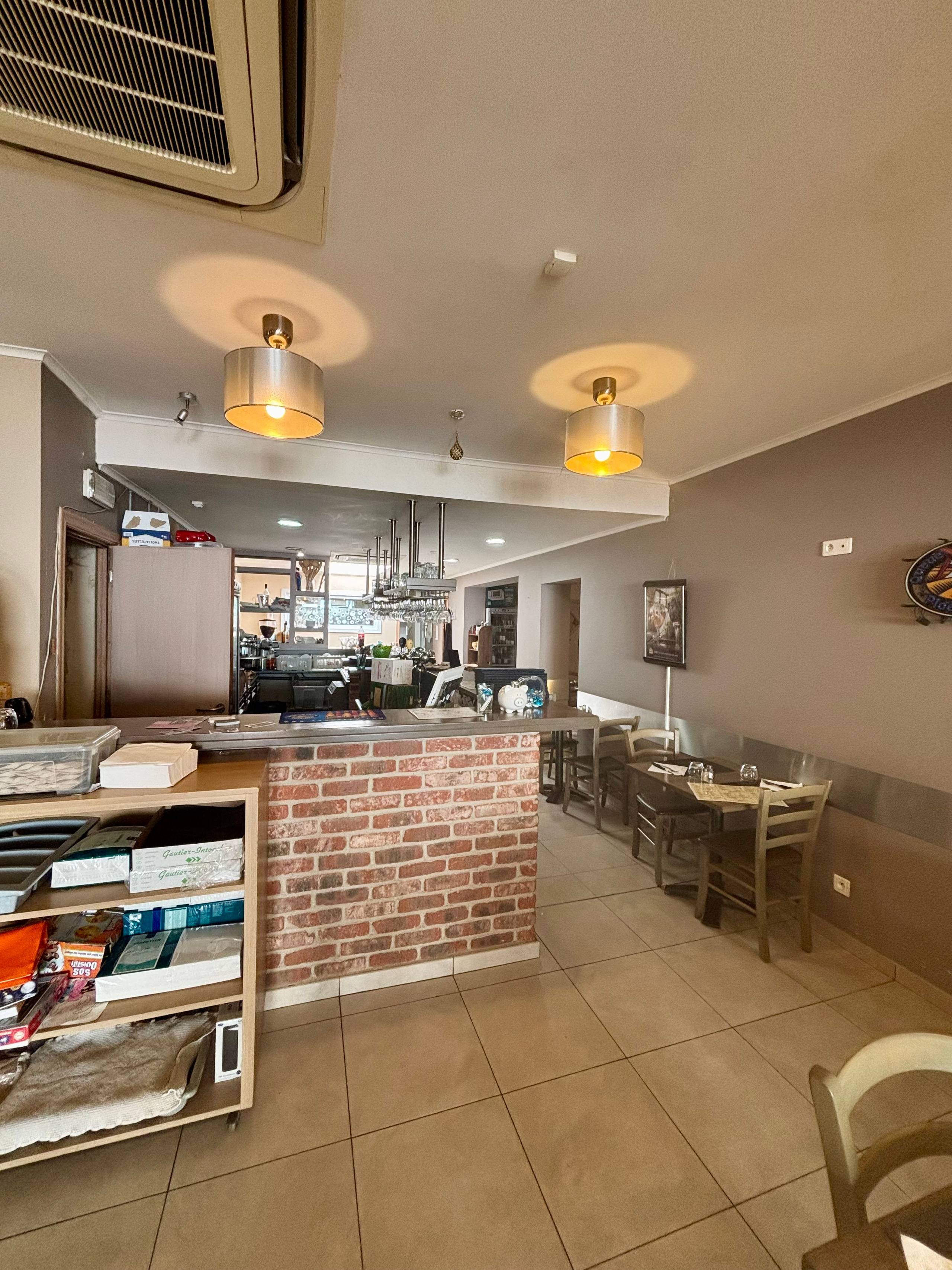 Handelspand met aparte ingang en 2 appartementen in komen - foto 3