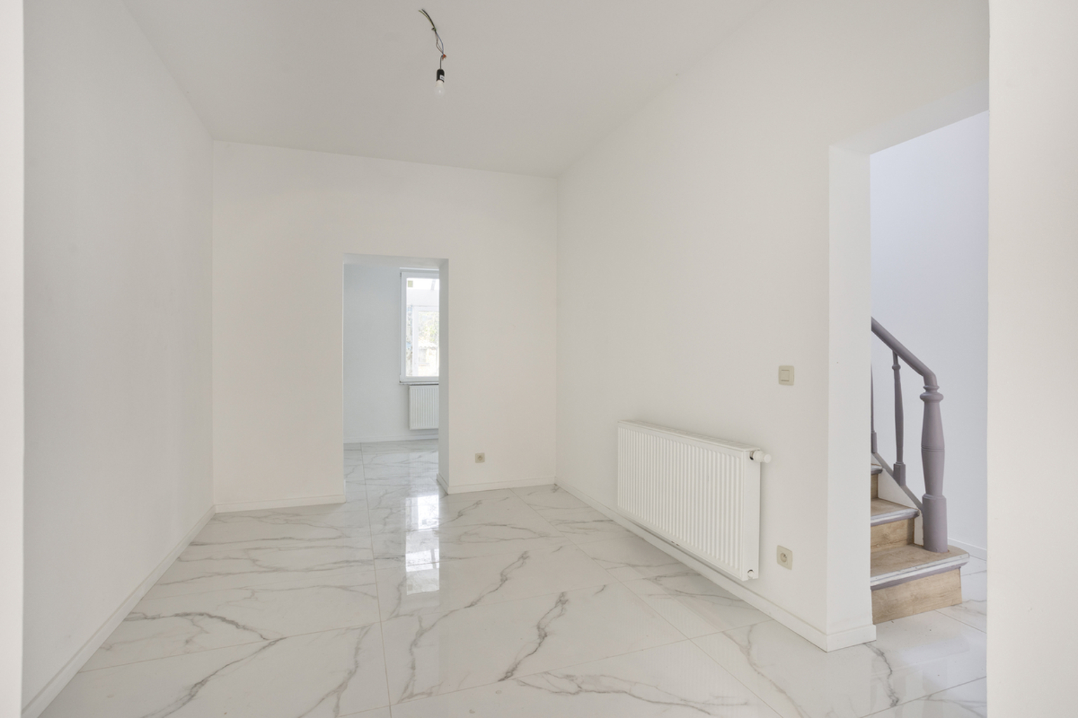 Volledig gerenoveerde gesloten bebouwing te Drogenbos - foto 3