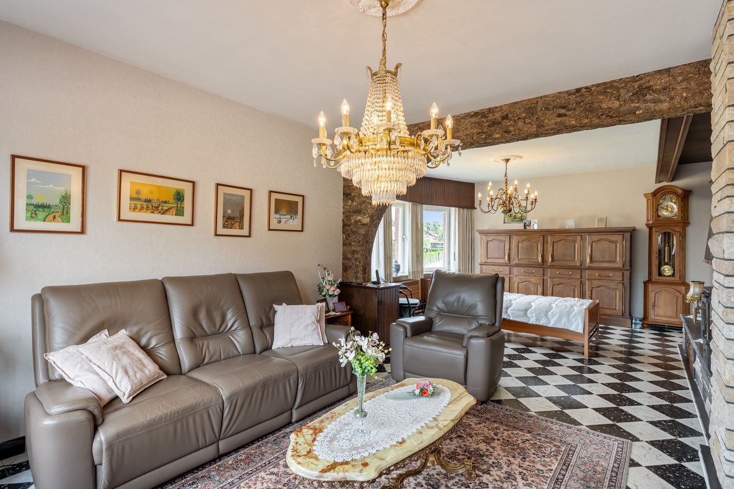 Te renoveren woning met 3 slaapkamers (en afgewerkte zolderkamer) op een perceel van 7 are 5 centiare te Gelrode. - foto 4