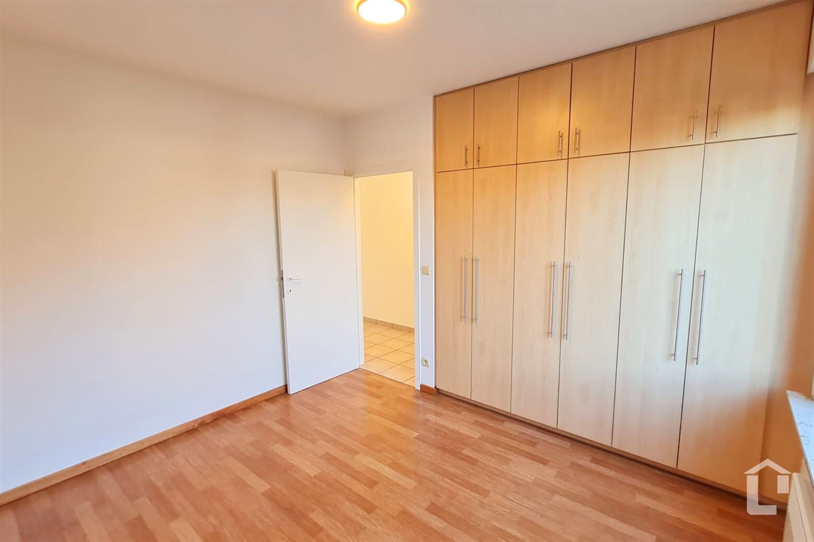 Centraal gelegen appartement met 2 slaapkamers - foto 4