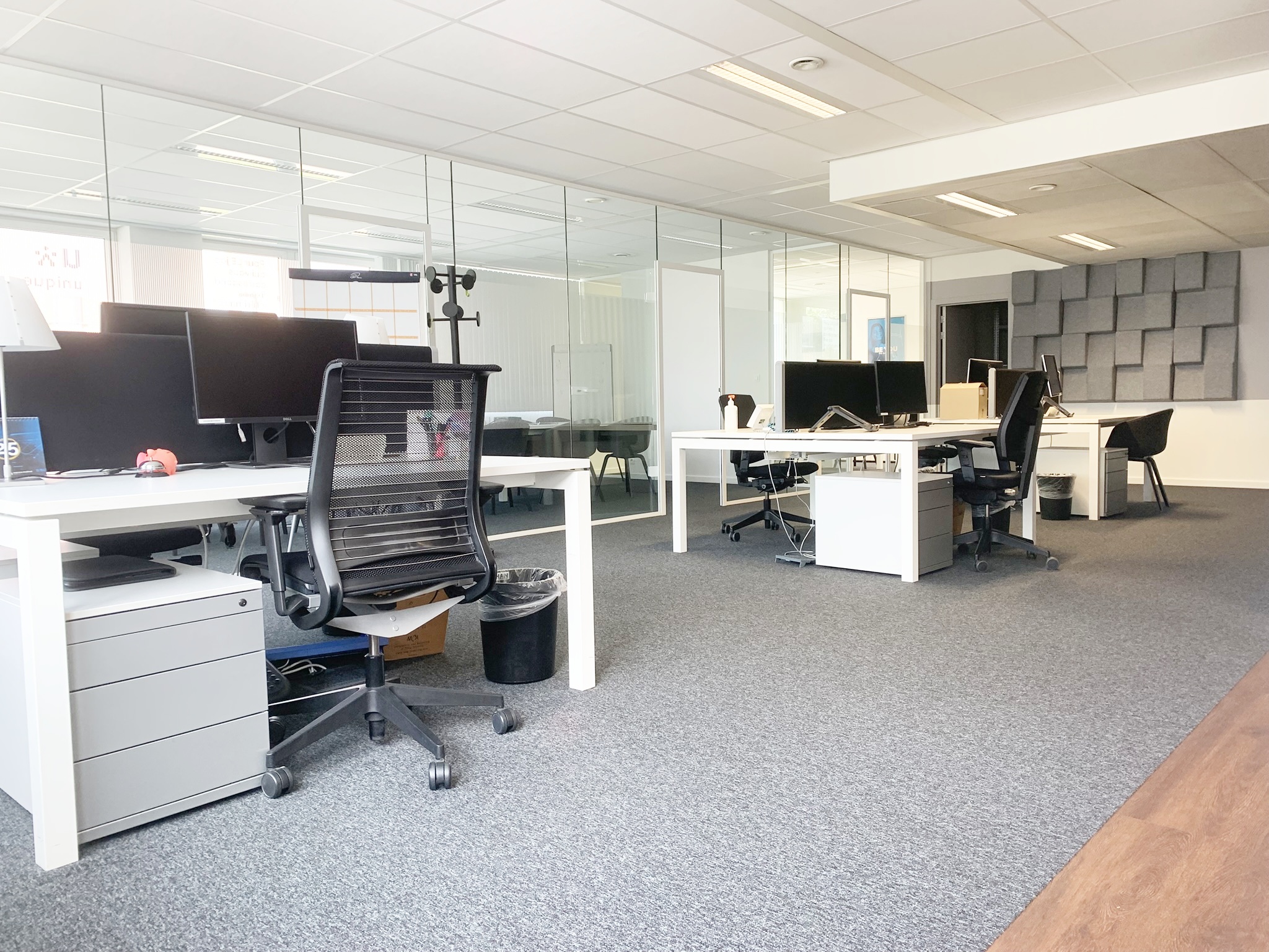 INSTAPKLARE KANTOORRUIMTE MET4 PARKINGS - foto 3