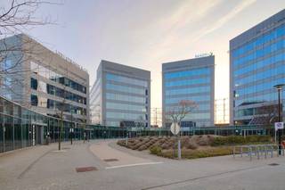 Kwalitatieve kantoren van 6.027 m² te huur. Ook andere oppervlaktes mogelijk van 500 m² tot 6.027 m². De kantoren maken deel uit van Airport...