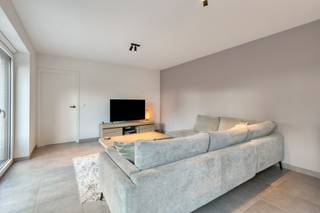 Energiezuinig gelijkvloers appartement (E-label A) – bouwjaar 2020 – gelegen in een doodlopende straat in een rustige en aangename buurt,...