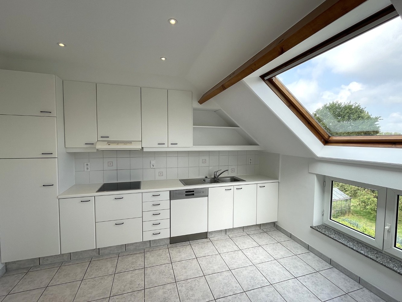 Ruim en lichtrijk duplex appartement met grote inpandige garage in Rotselaar - foto 2