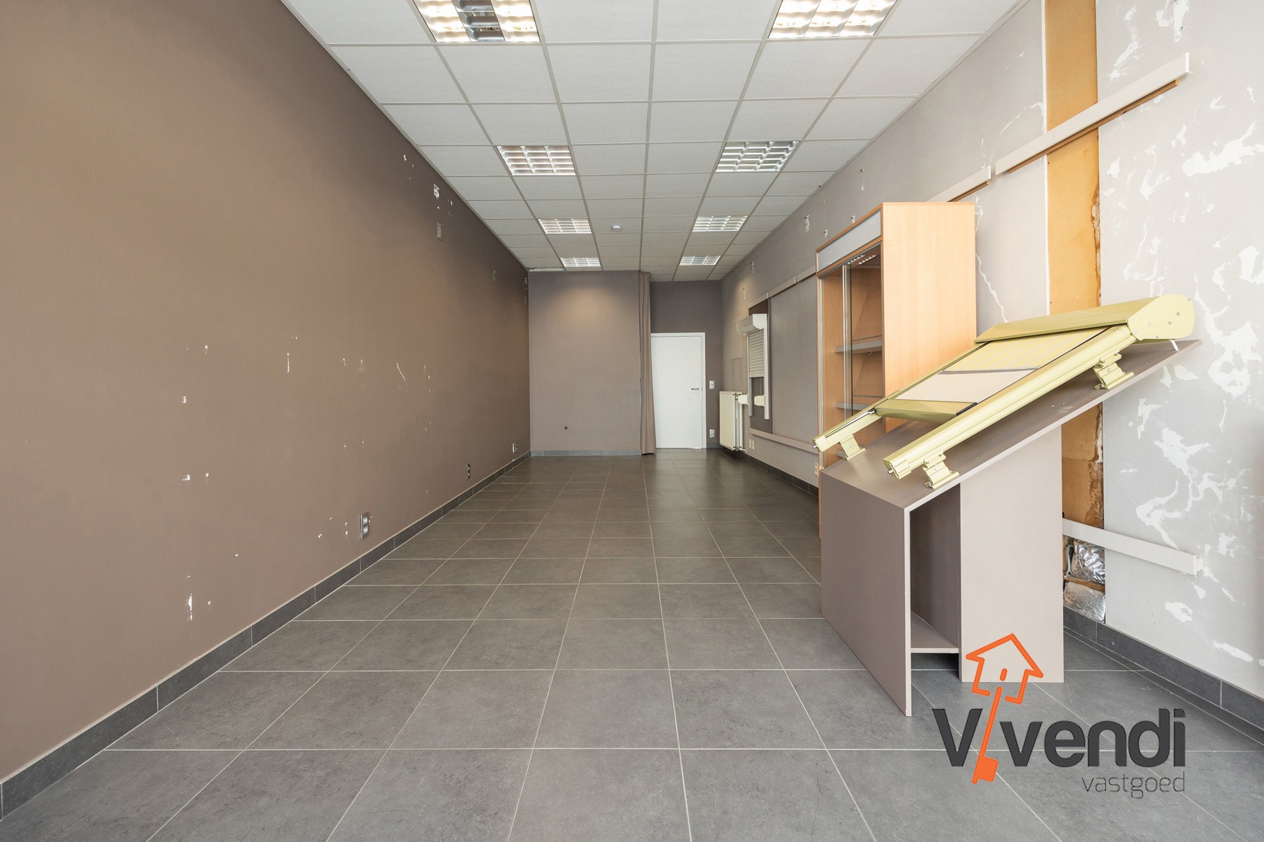 Winkel/kantoor met magazijn en kelder. - foto 5