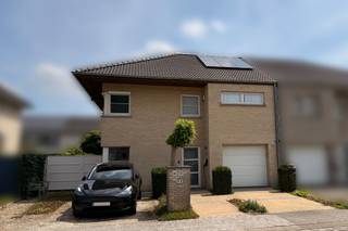 Instapklare h.o.b. te koop in Sint-Niklaas met 3 slaapkamersModerne, tijdloze woning in een kindvriendelijke en autoluwe wijk. Je woont er op een...