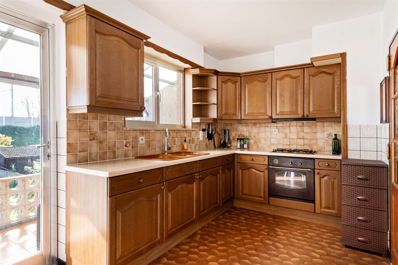 Ruime bel-etagewoning op ca. 350m2 met 3 slaapkamers - foto 5