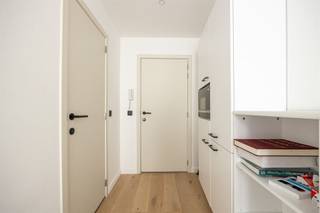 Deze luxueuze studentenkamer in residentie "ME59" bevindt zich in een authentiek gebouw op de Mechelsestraat.Het gebouw werd in 2022 volledig...