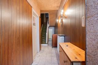 Te renoveren woning met een tuin van 120 m diep en 12 m breed met een groot uitbreidingspotentieel.Ontdek deze parel in Sint-Jans-Molenbeek,...
