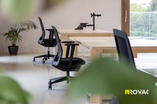 Werk in een historisch pand met moderne voorzieningen, midden in Izegem en perfect bereikbaar voor klanten én medewerkers.Ontdek Atelier 12, een...