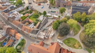 Deze eigendom is TOPgelegen aan de Passage en aan de Sint-Hermesbasiliek en biedt veel potentieel. 

Ideale project(grond) bestaande uit een grote herenwoning, een achterliggende doorgang met erboven een appartement, garages en nog een extra woonst. 
Goede investering op een TOPLOCATIE. 

Bezoek na afspraak met Immo Beguin: info@immobeguin.be