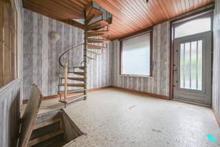 Ontdek deze centraal gelegen, te renoveren ééngezinswoning met drie slaapkamers gelegen op een perceel van 331 m². De bewoonbare oppervlakte...