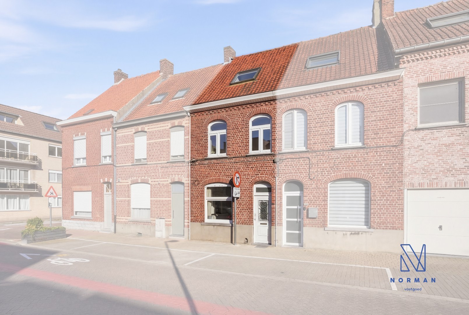 Volledig gerenoveerde woning te koop in het centrum van Ingelmunster met 3 slaapkamers. - foto 5