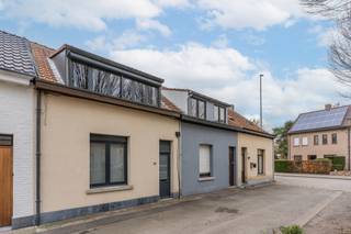 Ligging: zeer rustig en achterliggend gelegen in het aangename Schorvoort, buiten de stadsrand van Turnhout maar met een zeer vlotte verbinding...