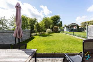 Cette maison est entièrement prête à emménager et dotée de tout le confort nécessaire, avec un jardin et une terrasse agréables. Elle est située...