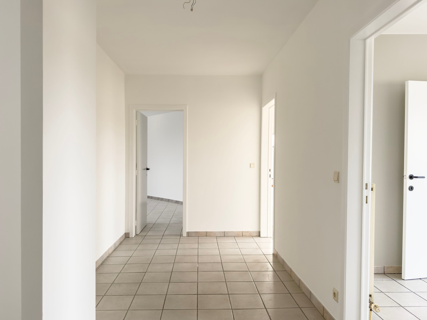 Te koop – Ruim appartement met 3 slaapkamers in Statiestraat 5, Moerbeke-Waas - foto 3