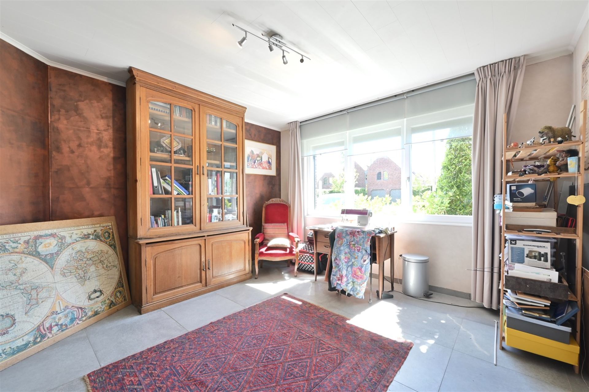 Instapklare open bebouwing met praktijkmogelijkheid, 3 à 4 slaapkamers en zonnige tuin - foto 2