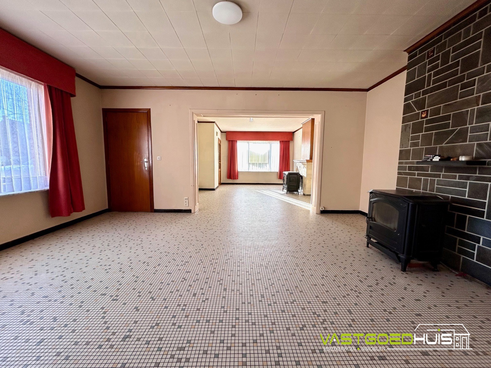 Karaktervolle, te renoveren gezinswoning met tuin - foto 4