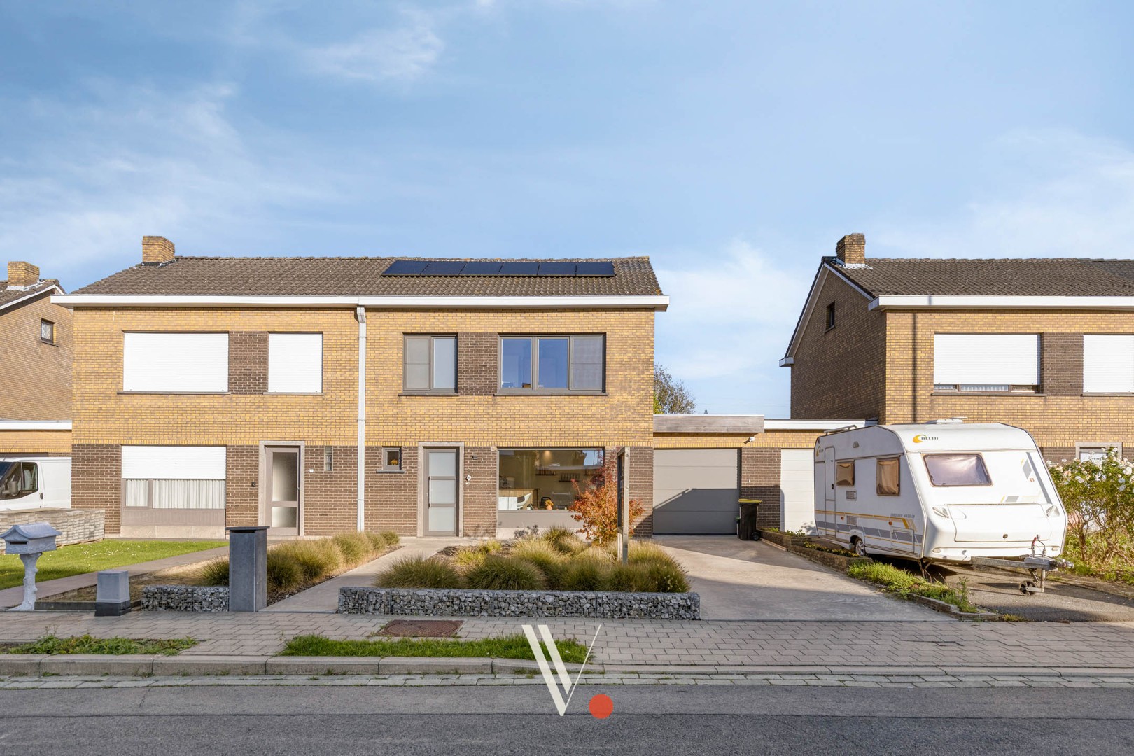Gezellige INSTAPKLARE woning met 3 slaapkamers in een rustige buurt in Izegem - foto 1
