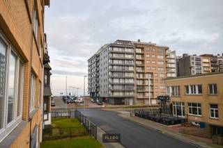 Dit unieke pand is gelegen in het hart van Wenduine, op wandelafstand van het strand, de zeedijk, winkels en horeca. De eigendom bestaat uit...