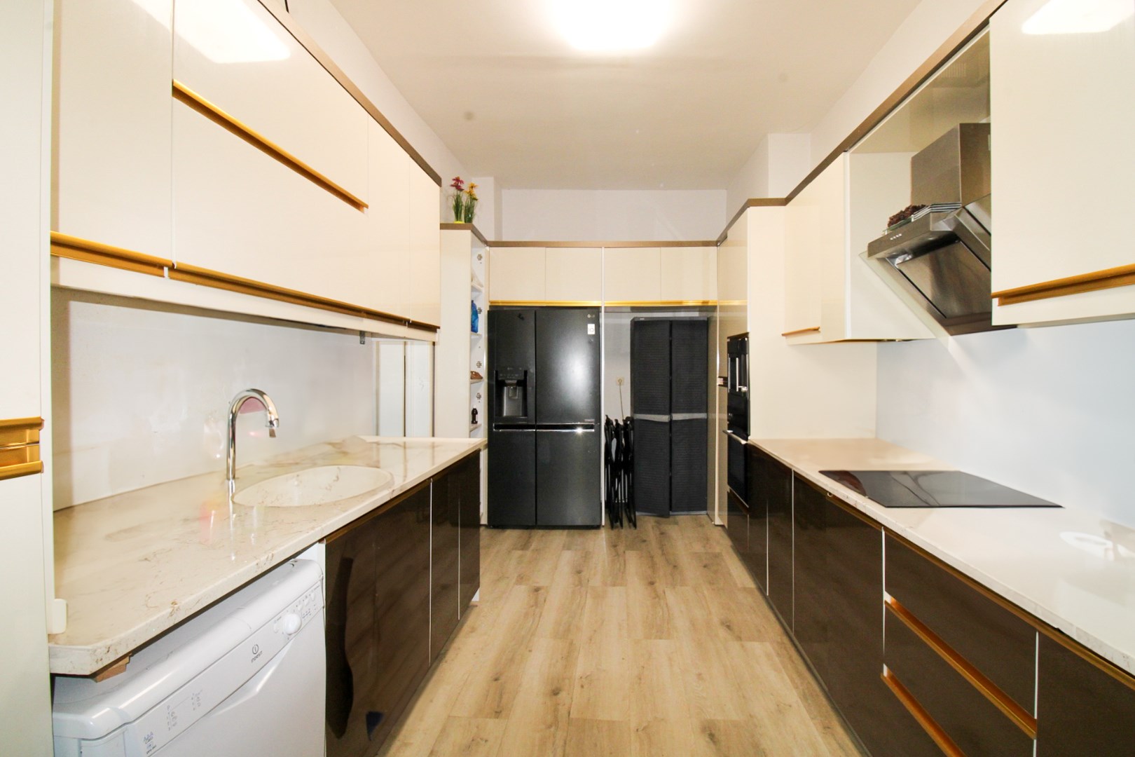 Maison à vendre à Saint-Nicolas avec 7 chambres - photo 3