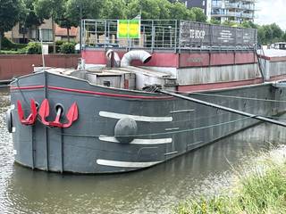  * prachtig schip met vergunde ligplaats op toplocatie * bouwjaar 1942 * gekeurd bij droogstaand onderzoek door Euroclass in april 2021 op de IDP...