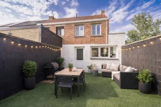 Cozy family home with south facing garden in prime location in MechelenIn a quiet, child-friendly street just outside Mechelen's city ring, you will...
