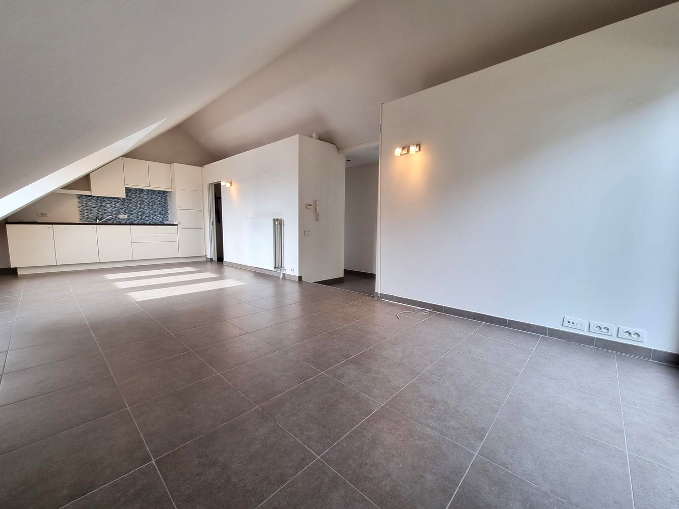 Dakappartement met 2 terrassen, 2 slaapkamers en garage staanplaats te centrum Itegem - foto 5