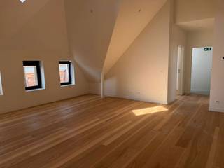 Volledig vernieuwd appartement op de 1ste verdieping.
Het appartement beschikt over een ruime woonkamer, geïnstalleerde keuken, terras, badkamer en 2 slaapkamers.
Maandelijkse kosten: €20
Huurwaarborg: €2.700
Meer info of interesse? Gelieve te mailen naar info@bregotrust.be