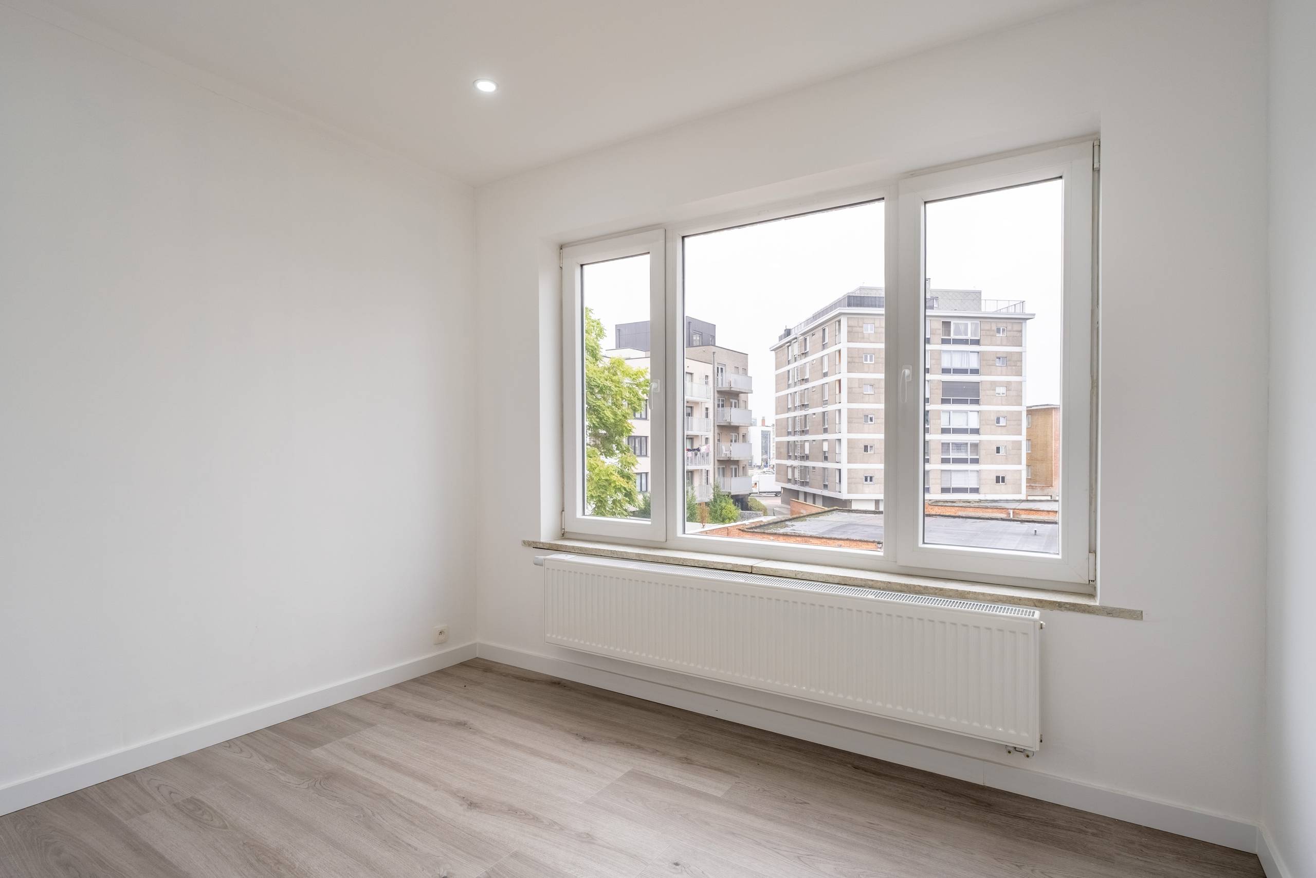 Gerenoveerd 2 slaapkamer appartement in Deurne - foto 5