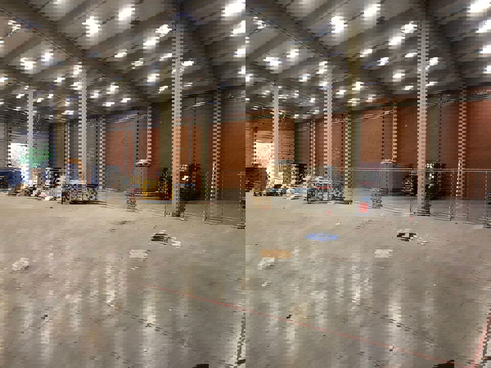 Magazijn met 5 loskades - foto 3