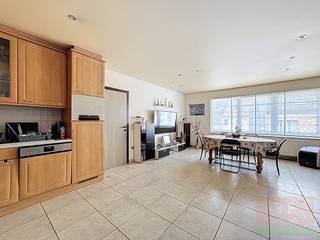 Welkom in dit instapklare hedendaagse 2-slaapkamerappartement met royaal zonneterras gelegen op de 1ste verdieping van een kleine residentie op...