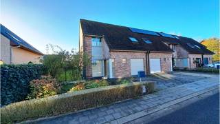 Ruime 3-slaapkamerwoning (HOB ) met GARAGE en TUIN, zeer rustig gelegen in een residentiele woonwijk in Dudzele. Met een vlotte verbinding naar...