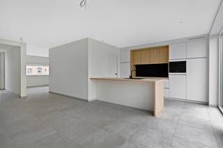 Energieneutrale nieuwbouwwoning op een TOP locatie !!Indeling : Inkomhal , apart toilet , zithoek , eetkamer met prachtige open keuken , beging /...