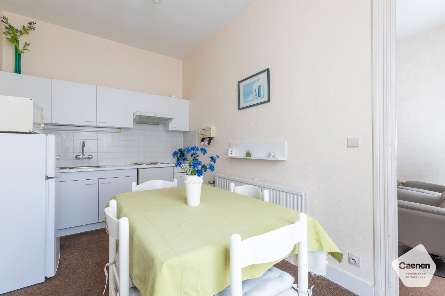 Appartement de deux chambres à rénover, situé à proximité du centre-ville et de la plage - photo 4