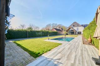 Ontdek dit volledig gerenoveerd landhuis waar comfort en energiezuinig wonen centraal staat.Dankzij de totaalrenovatie geniet je van een gunstig EPC...