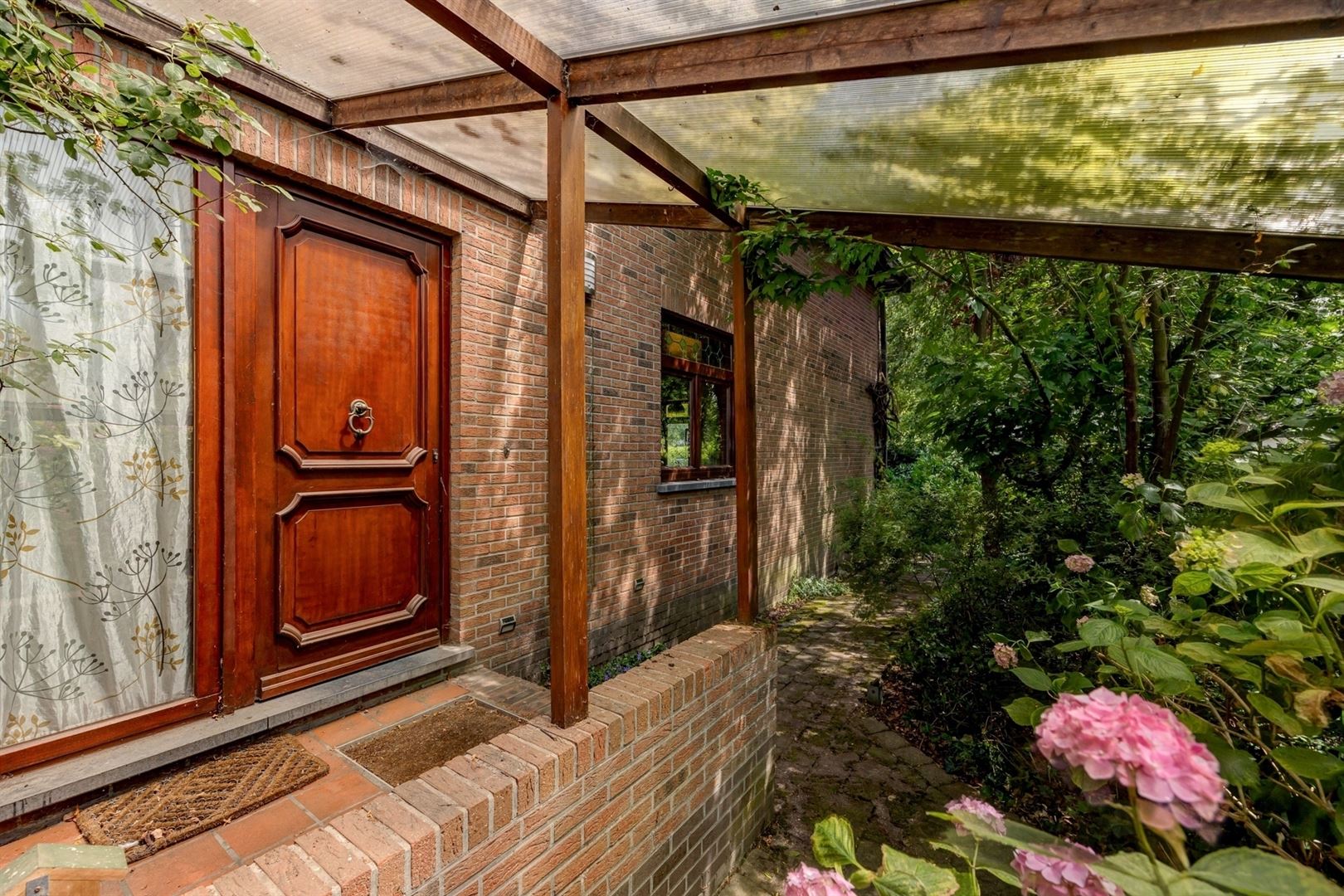 Karaktervolle half open villa met grote tuin 1.189m² in een rustige straat. - foto 5