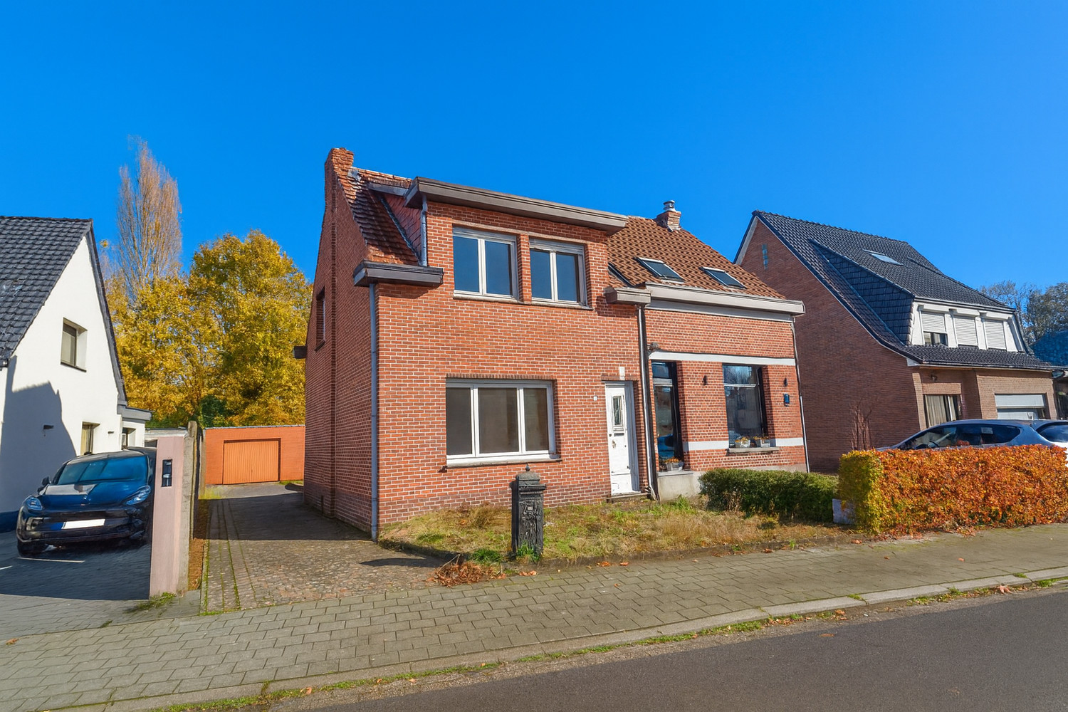 TE RENOVEREN HOB MET 2 SLK, GARAGE EN TUIN! - foto 1