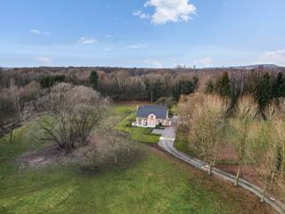 UNIEK LANDHUIS MET TOPLIGGING OP 2,55 HECTAREDit prachtige landhuis is gelegen op een unieke locatie te Zolder. Van hieruit heeft u een goede...