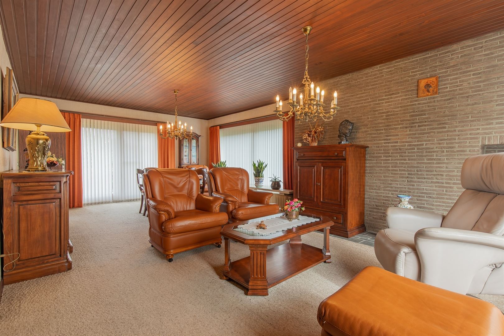 RUIME OPEN BEBOUWING OP EEN PERCEEL VAN 2.810 M² VEEL POTENTIEEL EN PRACHTIGE TUIN - foto 4
