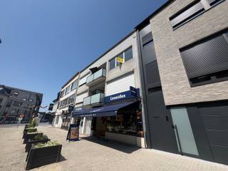 Dit prachtig gerenoveerde appartement is gelegen in het centrum van Geel, op wandelafstand van de markt en tal van winkels, horeca en...