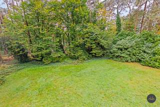 Verdere informatie via 016 199 344 of michael@homixx.be<br /><br />Dit unieke perceel is prachtig gelegen ten midden van meer/golf woonpark te Keerbergen. De grond heeft een mooie straatbreedte van ca 50 meter en diepte van ca. 73 meter. De voorschriften laten een heel breed aanbod aan mogelijkheden toe. Een voorstel wordt dus voornamelijk afgetoetst aan de goede ruimtelijke ordening en de omgeving.<br /><br />Belangrijkste bouwvoorschriften:<br />- maximale bouwoppervlakte (grondoppervlakte): 450m2<br />- de minimale bouwvrije stroken in de zijtuinstrook bedraagt 5 meter<br />- zwembad met bijgebouw toegelaten - max 50m2<br /><br />De combinatie tussen bouwmogelijkheden, leefomgeving én oriëntatie maken deze bouwgrond erg aantrekkelijk. <br /><br />Maak snel uw afspraak via 016 199 344 of michael@homixx.be