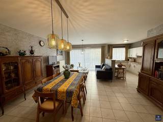 APPARTEMENT MET 2 SLPKS OP TOPLOCATIE CORTEWALLE In de uiterst gegeerde omgeving van Cortewalle bevindt zich dit verzorgde en instapklare appartement...