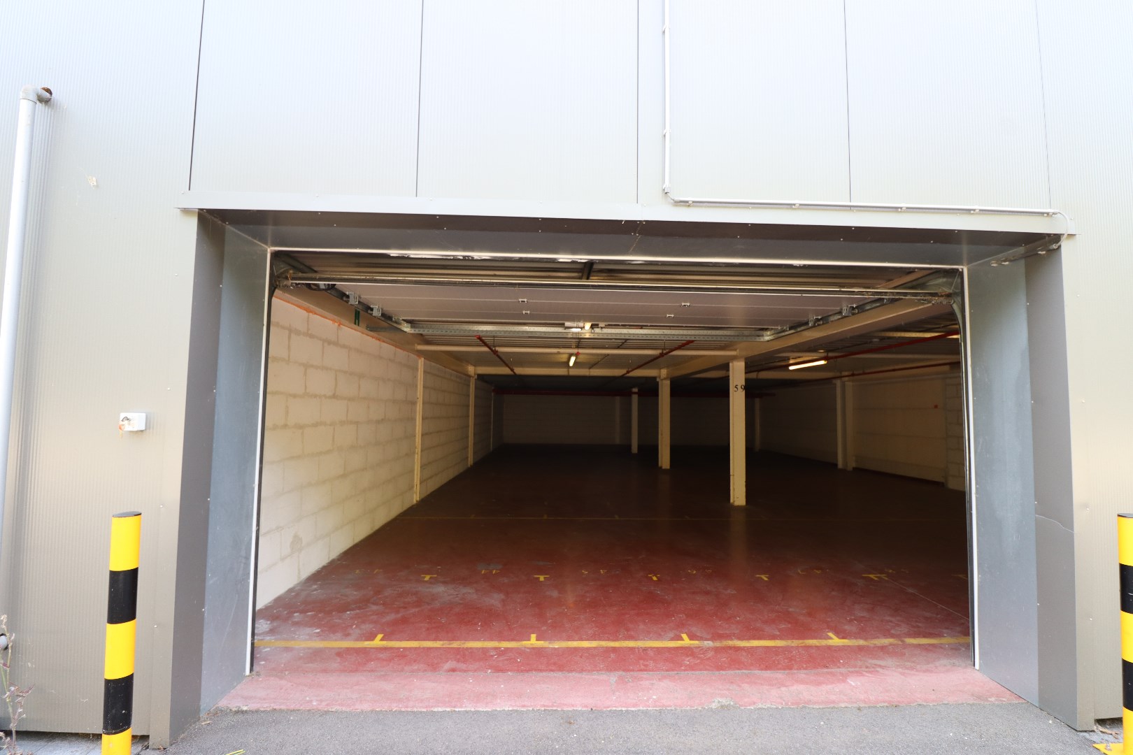 Opslagruimte (unit 55) te huur nabij het centrum van Kruibeke - foto 3